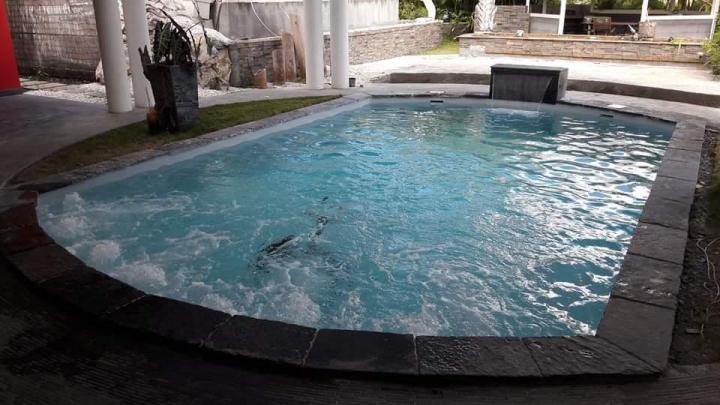 Construction piscine traditionnelle L'Étang-Salé